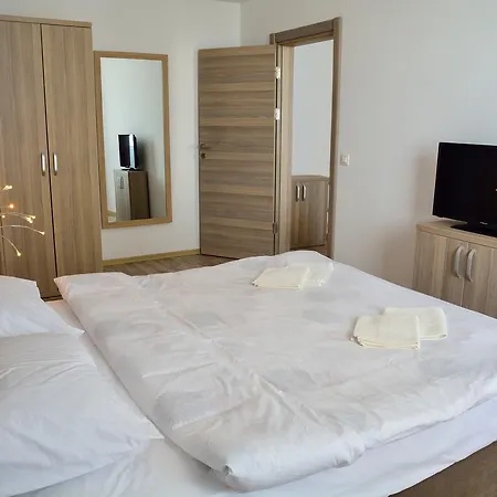 Oceana Summerland * Mamaia